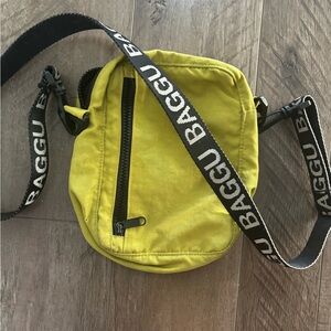 BAGGU crossbody OG White Strap Sour Color GUC